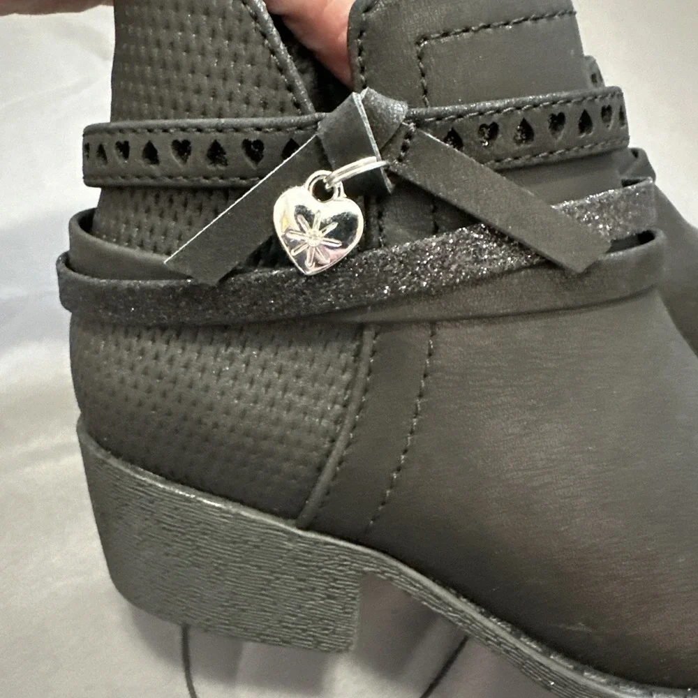 Jellypop Kids Black Ankle Boots Heart Accent Boot Size 11M Glitter